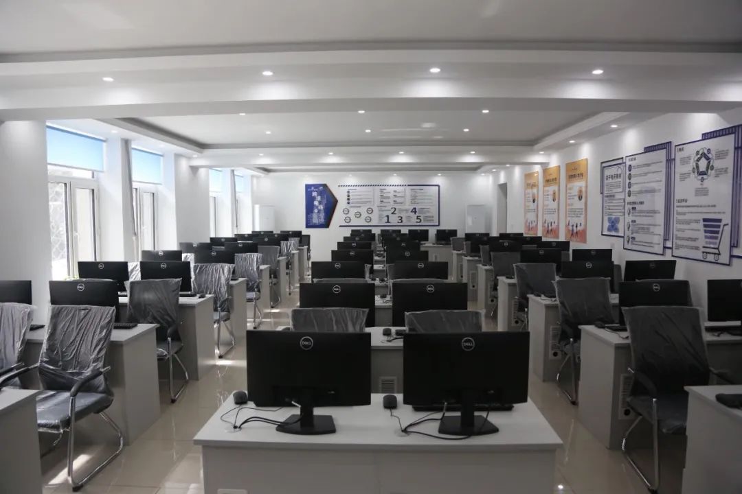 黑龍江省商務學校2025年計算機軟硬件技術專業招生簡章